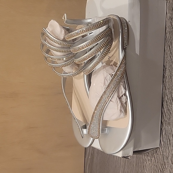 Akira Sandals - Picture 2 of 5